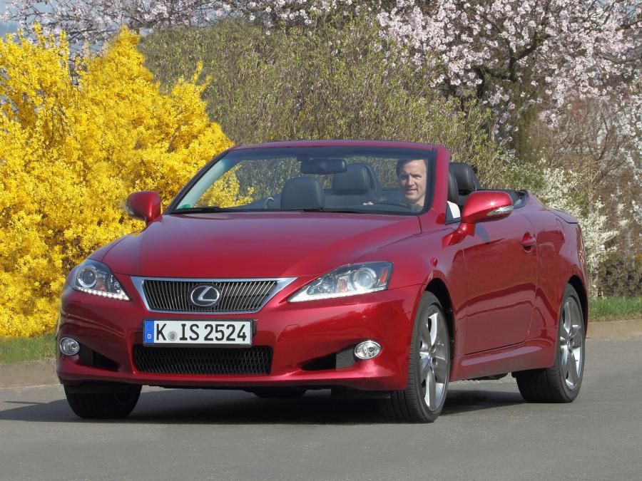  Lexus IS250C 2010 года  (EU) (фото 15 из 23)